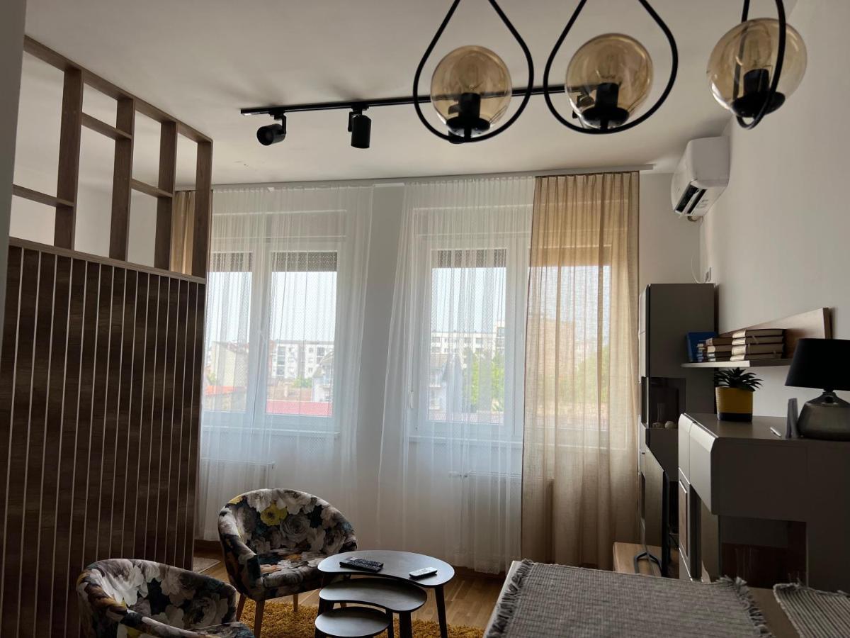 Apartment Charlie Private Parking Novi Sad Exterior photo